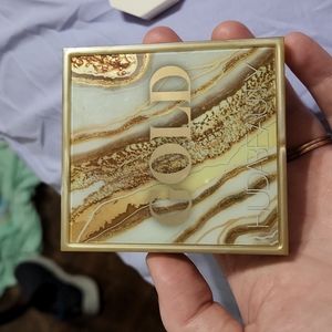 Huda beauty Gold obsessions palette